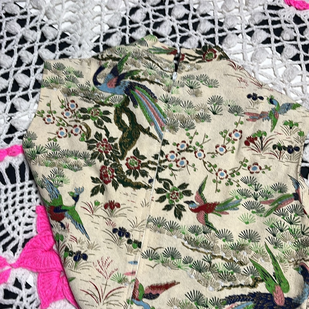 Absolutely gorgeous vintage Asian style dresss with phoenix and floral fabric - Picture 15 of 15